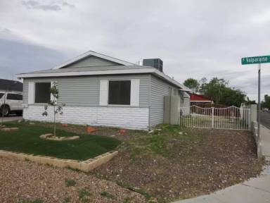 Main picture of 2405 Valparaiso St