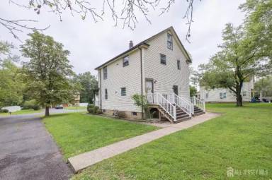 Main picture of 40 Bristol Rd