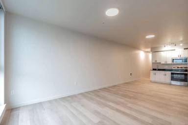 Main picture of 201 E 25th St