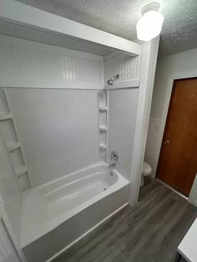 Main picture of 664 W Court St
