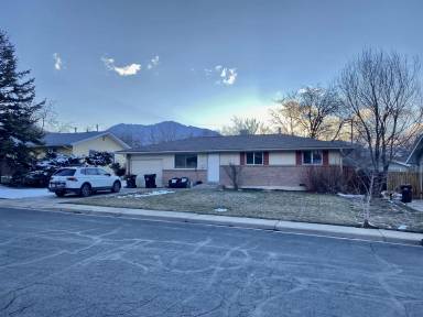 Main picture of 775 34th St