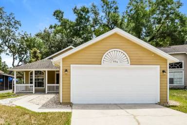 Main picture of 996 Maple Ct