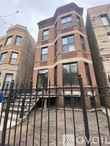 Main picture of 3515 N Sheffield Ave