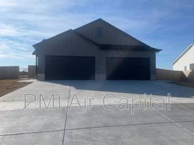 Main picture of 5273 Pinecrest Ct N
