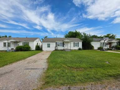 Main picture of 310 W 35th St