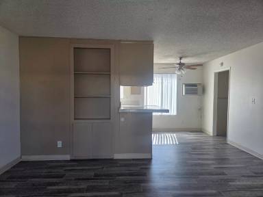 Main picture of 991 N Mollison Ave