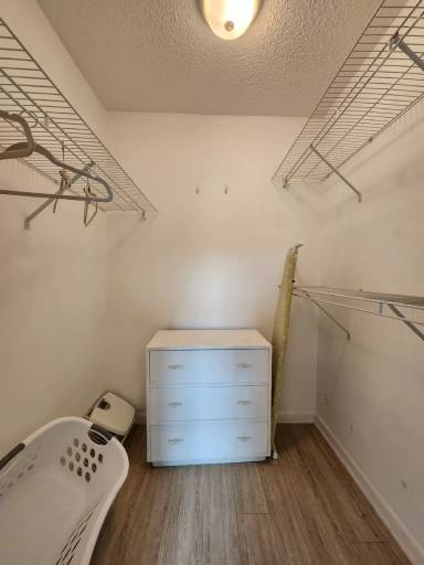 Main picture of 2000 Alamanda Dr