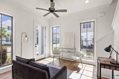 Main picture of 115 Gaunt Ln