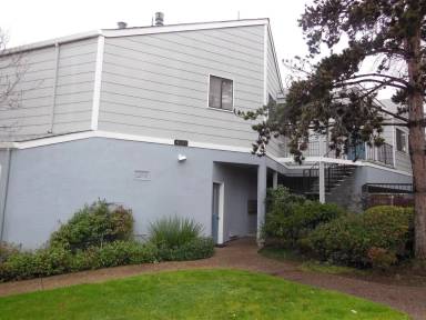 Main picture of 400 Laurel St