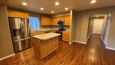 Main picture of 3553 SE Midvale Dr
