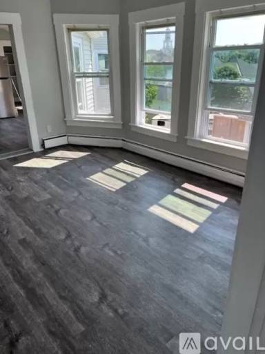 Main picture of 37 Maple St