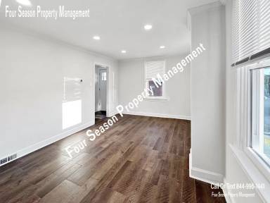 Main picture of 300 E Franklin St
