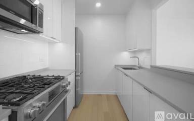 Main picture of 21 West End Ave Apartments