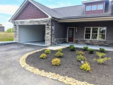 Main picture of 1024 Ernest McMahan Rd
