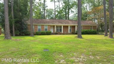 Main picture of 103 Oak Hollow Dr