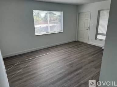 Main picture of 1649 Dewey St