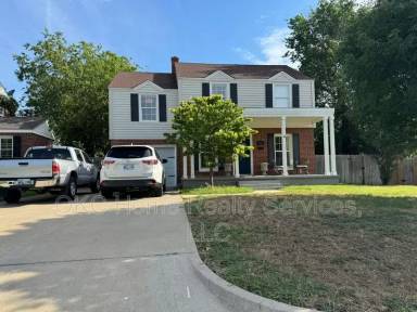 Main picture of 2819 NW 44th St