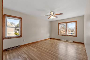 Main picture of 104 N Main St