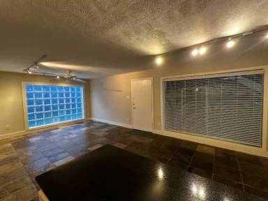 Main picture of 2300 Park St