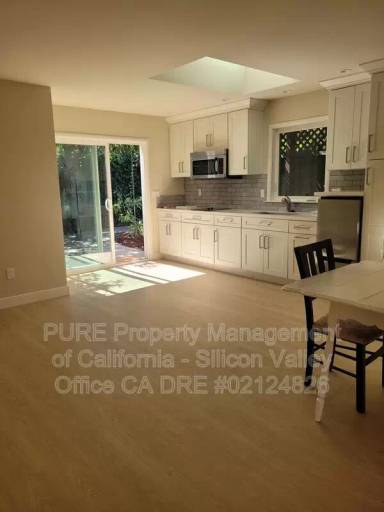 Main picture of 1023 Mercedes Ave