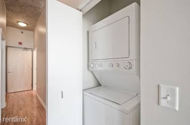 Main picture of 1620 S Michigan Ave Apartments