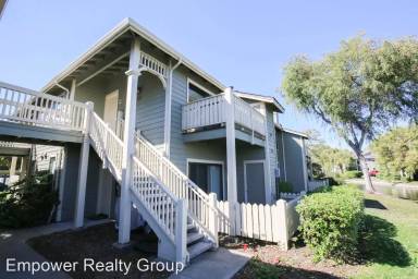 Main picture of 104 Shoreline Ct