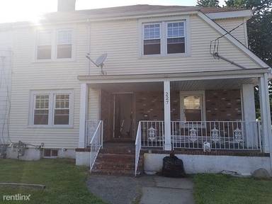Main picture of 227 Roosevelt Ave