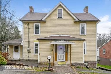 Main picture of 124 Leneake St