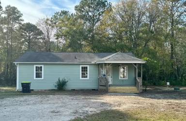 Main picture of 223 Deer Rd