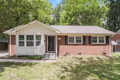 Main picture of 2413 Dora Dr