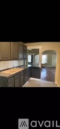Main picture of 2101 W Court St