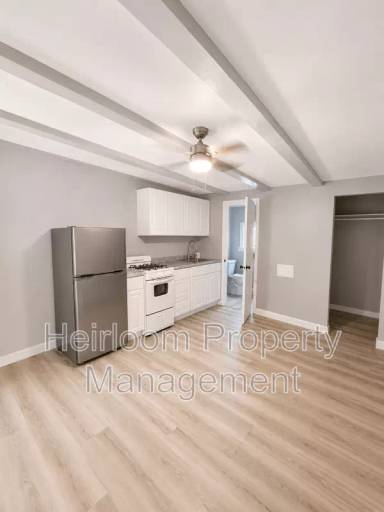 Main picture of 610 Commonwealth Ave