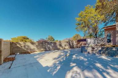 Main picture of 5415 Vista del Cerro NE