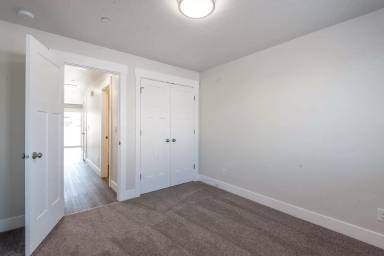 Main picture of 807 NW 21st St