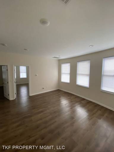 Main picture of 725 Grove St