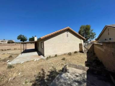 Main picture of 3590 N Amberwood Ave