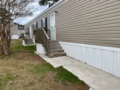 Main picture of 553 Corbin St