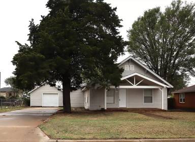 Main picture of 310 E Tom Stafford St
