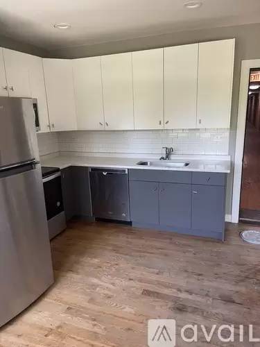 Main picture of 4625 S Drexel Blvd