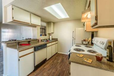 Main picture of Bandera Crossing