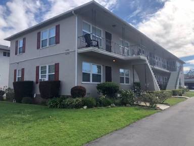 Main picture of 6334 1/2 W 79th St