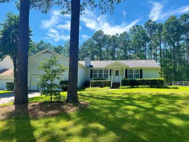 Main picture of 90 Coachman Way