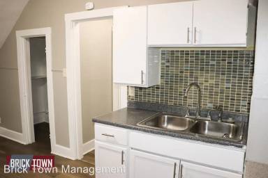 Main picture of 102 N 38th Ave