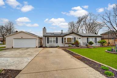 Main picture of 6611 W 87th Pl