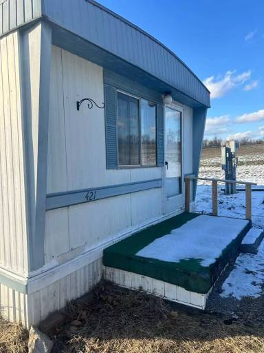 Main picture of 421 Meadowbrook Rd