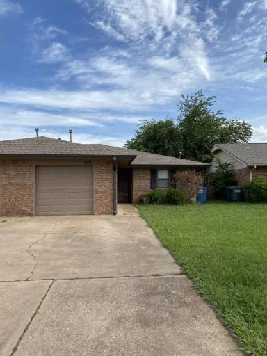 Main picture of 423 Wild Wind Rd