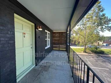 Main picture of 1011 Burke St
