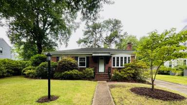 Main picture of 219 Granby Park