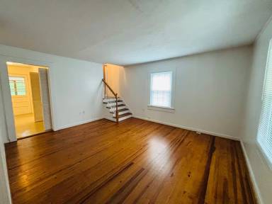 Main picture of 904 Kabrich St