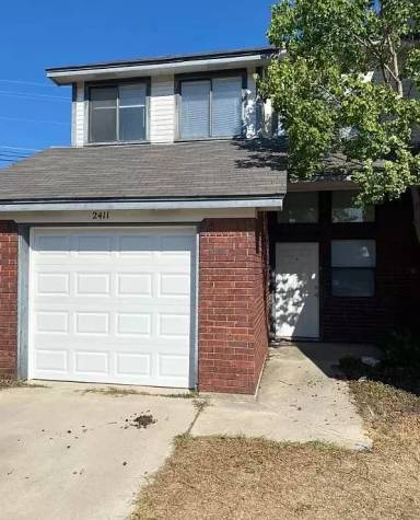Main picture of 2404 Skylark Cir